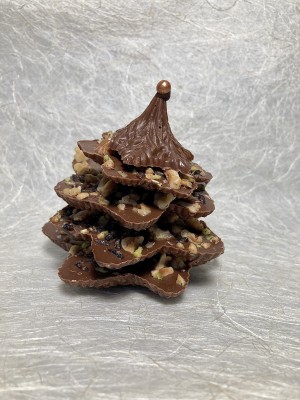 Kerstboom nootjes donkere chocolade / Christmas tree nuts dark chocolate.